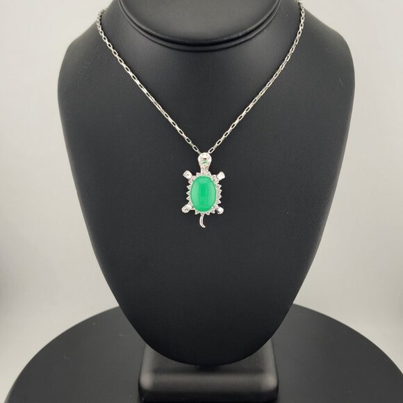 Charming Jade Turtle Necklace – Brand New & Beautiful - Picture 2 of 11